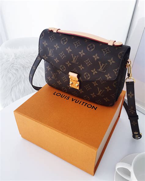 louis vuitton pochette metis blogi|Louis Vuitton Pochette metis celebrities.